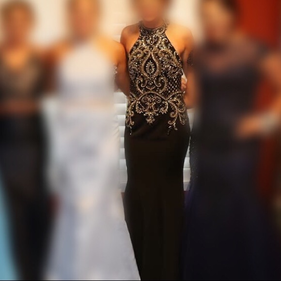 PROM DRESS - Picture 4 of 4